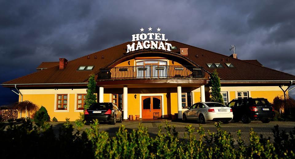 Hotel Magnat Słupca Exteriör bild